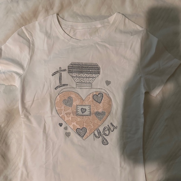 Women top with heart detailing - Picture 1 of 2